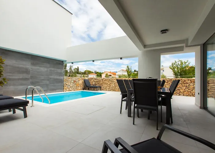 Novalja Bay Villas