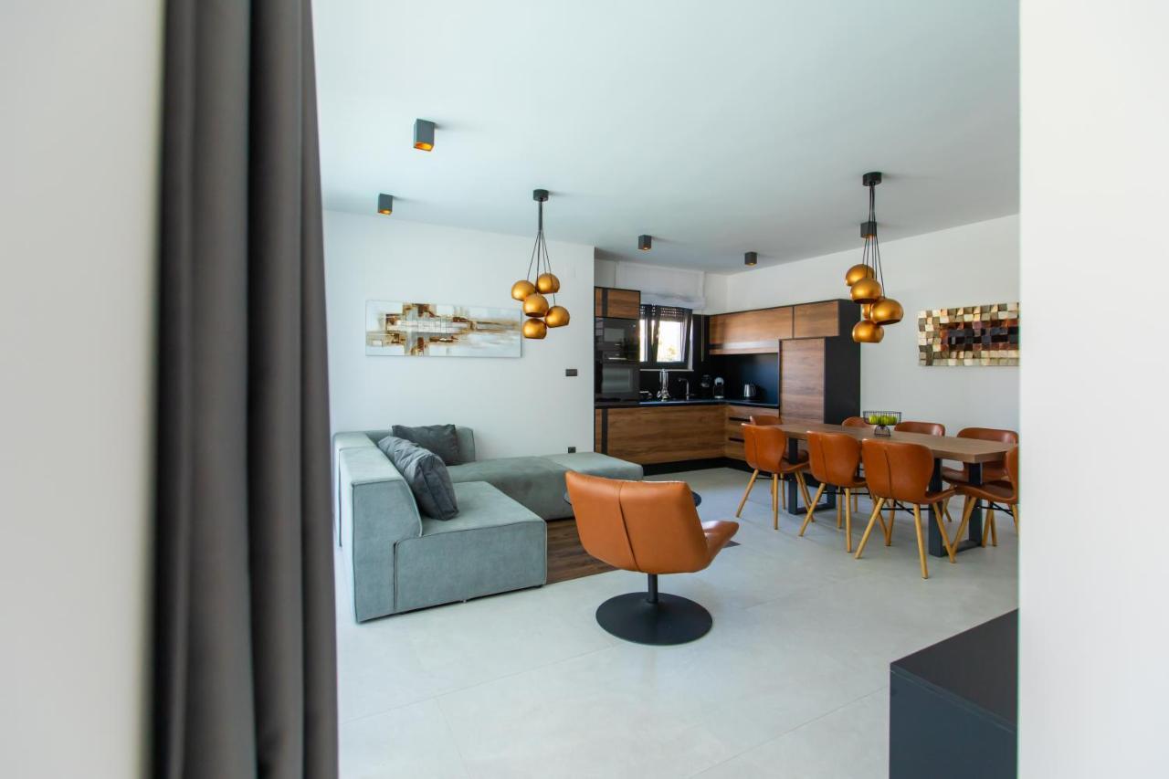 Bay Villa *