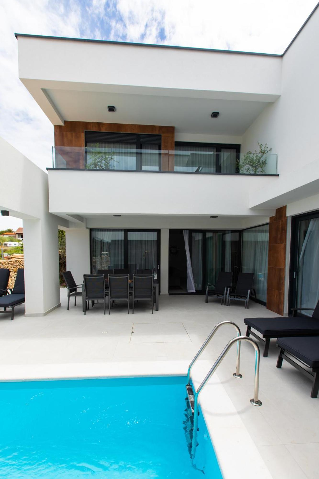Villa Bay *